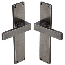 Heritage Cheswell Latch Door Handles RPW3110 Rustic Pewter