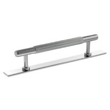 Battersea Linear Cabinet Pull with Backplate 128mm Polished Chrome Battersea Linear Cabinet Pull with Backplate 128mm Polished Chrome