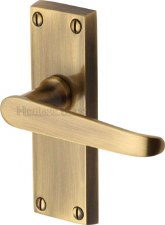 Heritage Victoria Short Latch Door Handles V3910 Antique Brass Lacquered Heritage Victoria Short Latch Door Handles V3910 Antique Brass Lacquered