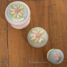 Additional picture of Porcelain Cupboard Door Knob Springtime