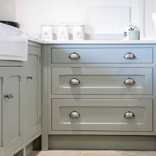 Additional picture of Finesse Classic Cup Handle Solid Pewter