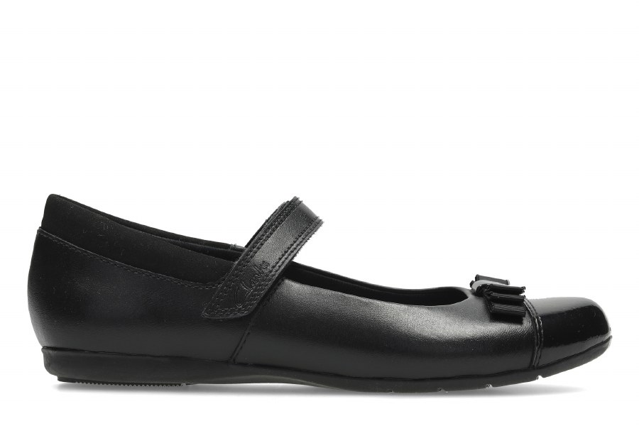 clarks school shoes slip ons