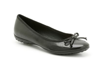 ladies black ballerina shoes