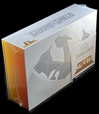 POKEMON CHARIZARD ULTRA PREMIU