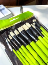 Additional picture of Create Green Long Handle Oil Brush Set of 12