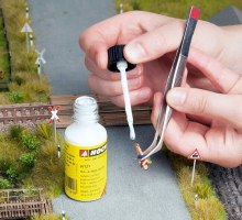 Additional picture of Temporary Glue 30g