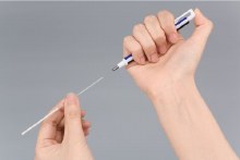 Additional picture of Tombow Mono Zero Eraser Pen - Round Tip - White Barrel