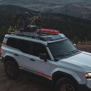 Rhino-Rack Reconn Platform - Fits Toyota Landcruiser 250 and Lexus GX550