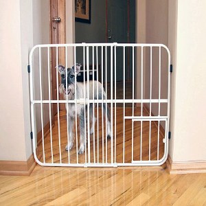 Carlson Gate with Dog Door 24&quot;