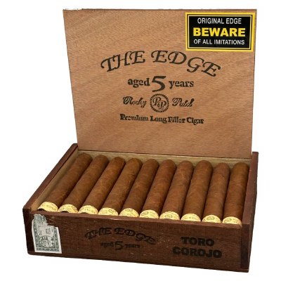 Edge Toro Corojo