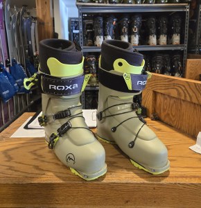 DEMO R3 130 Ti I.R. Wrap Boots 23/24