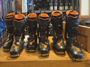 DEMO Zero G Peak Carbon 24/25