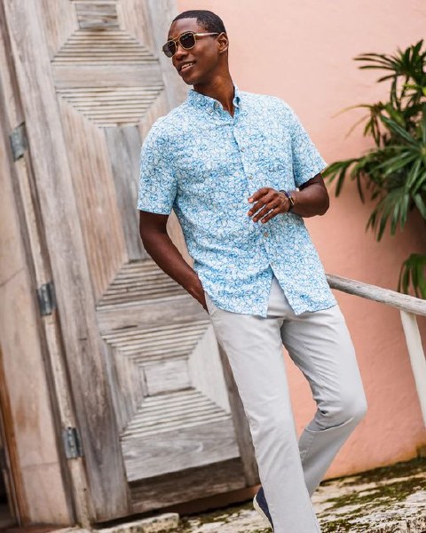 Southern Tide Oysterfest Printed Short Sleeve Button Down Southern Tide Oysterfest Printed Short Sleeve Button Down