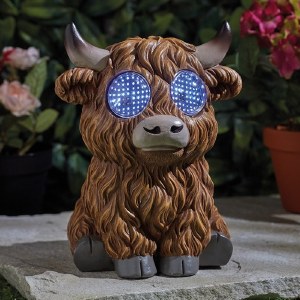 Smart Blinkin' Highland Cow
