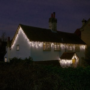 720 Snowing Icicles - White