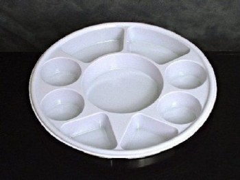 9 SECTION (COMPARTMENT) WHITE  PLASTIC PLATES 50 COUNT