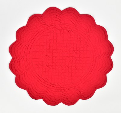 17" Round Red and Green Quilted Placemat