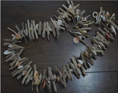 96" Driftwood Shell Garland