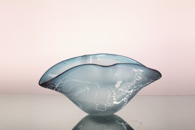 22" Blue & White Squiggle Oval Glass Bowl