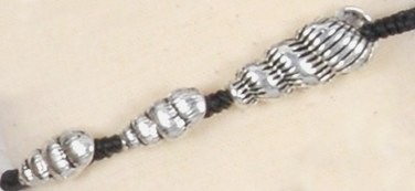 8" Black and Silver Shell Bracelet