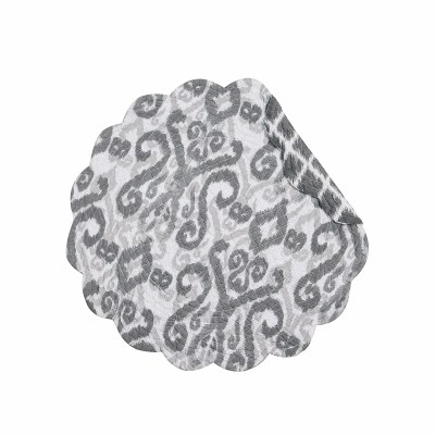 17" Round Gray and White Heather Reversible Scallop Placemat