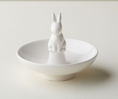 6" Round White Ceramic Bunny in Center Shallow Dish
