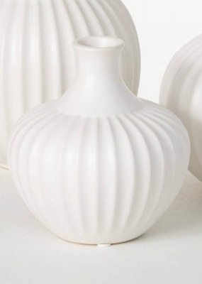 7" White Ribbed Ceramic Bottle Vase