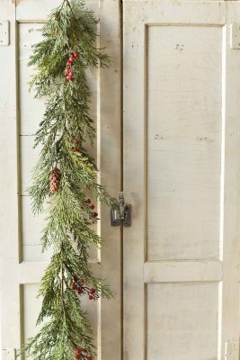 6 Foot Faux Alpine Red Berries Garland