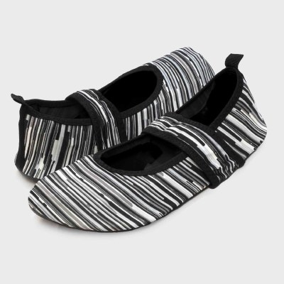 Large Size Black and White Stripe Futsole Shoes