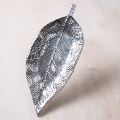 8" Silver Metal Leaf Shaped Dish