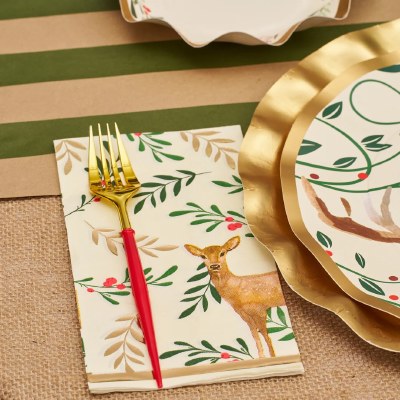 8" x 5" Christmas Forest Reindeer Guest Towels