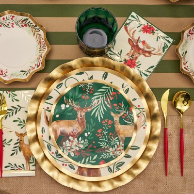 Pack of Eight 8" Round Christmas Forest Reindeer Paper Plates