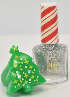 Silver Nail Polish With a Squishy Christmas Tree Ring by Mud Pie