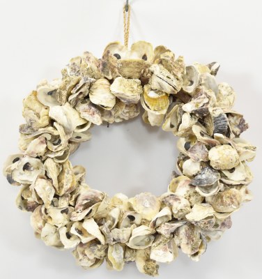 14" Round Oyster Shell Wreath