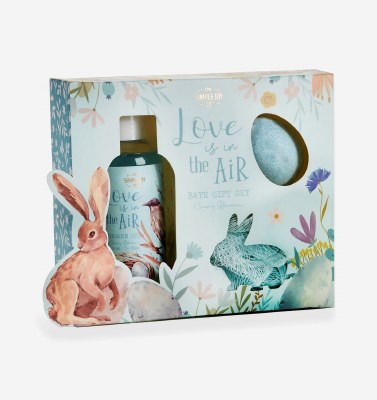 Love is in the Air Bath Gift Set