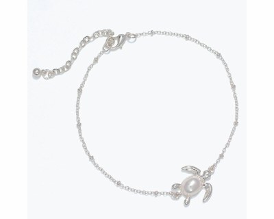 Silver Toned Sea Turtle With a Faux Pearl Anklet