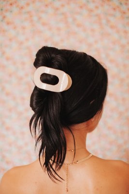 Medium Beige Flat Round Hair Clip