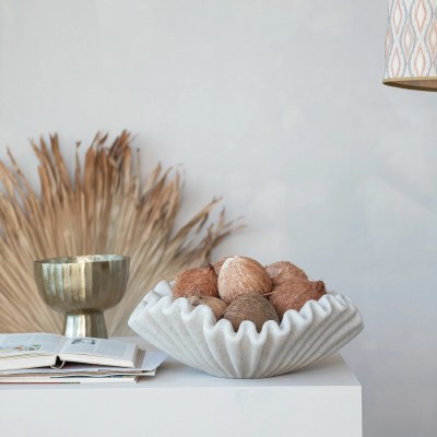 20" Round Cream Polyresin Decorative Ruffle Bowl