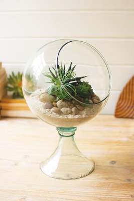 16" Green Pedestal Glass Bowl