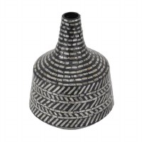 16" Black Pattern Shell Vase
