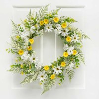 22" Faux White and Yellow Daisy Wreath