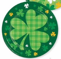 Pack of Eight 7" Round Shamrock Paper Plates