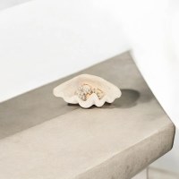 8" Distressed White pOlyresin Faux Clam Shell Decorative Bowl