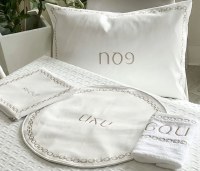 Pesach Set Faux Leather 4 Piece White and Gold Embroidered Set Chain Design