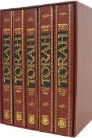 Torah Chumash 5 Volume Set with Commentary of the Lubavitcher Rebbe [Hardcover]