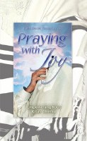 Praying with Joy Volume 5 Kriyas Shema [Hardcover]