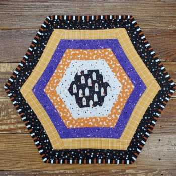 Hexagon Table Mat Kit Hallowee