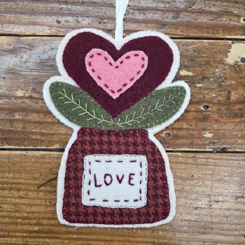Wool Heart in Vase Ornament