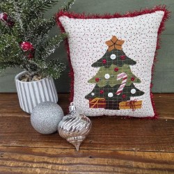 Scrapplique Tree Presents Kit