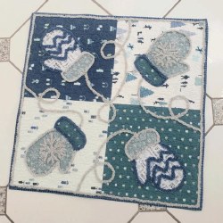 Additional picture of Mitten Play Chenille Pattern